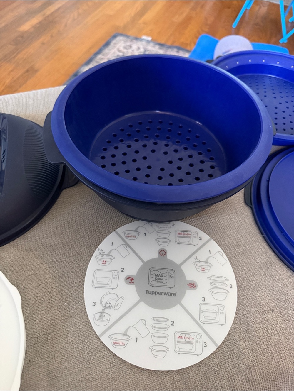 Tupperware Smart Microwave Multi-Cooker - Picture 3 of 9